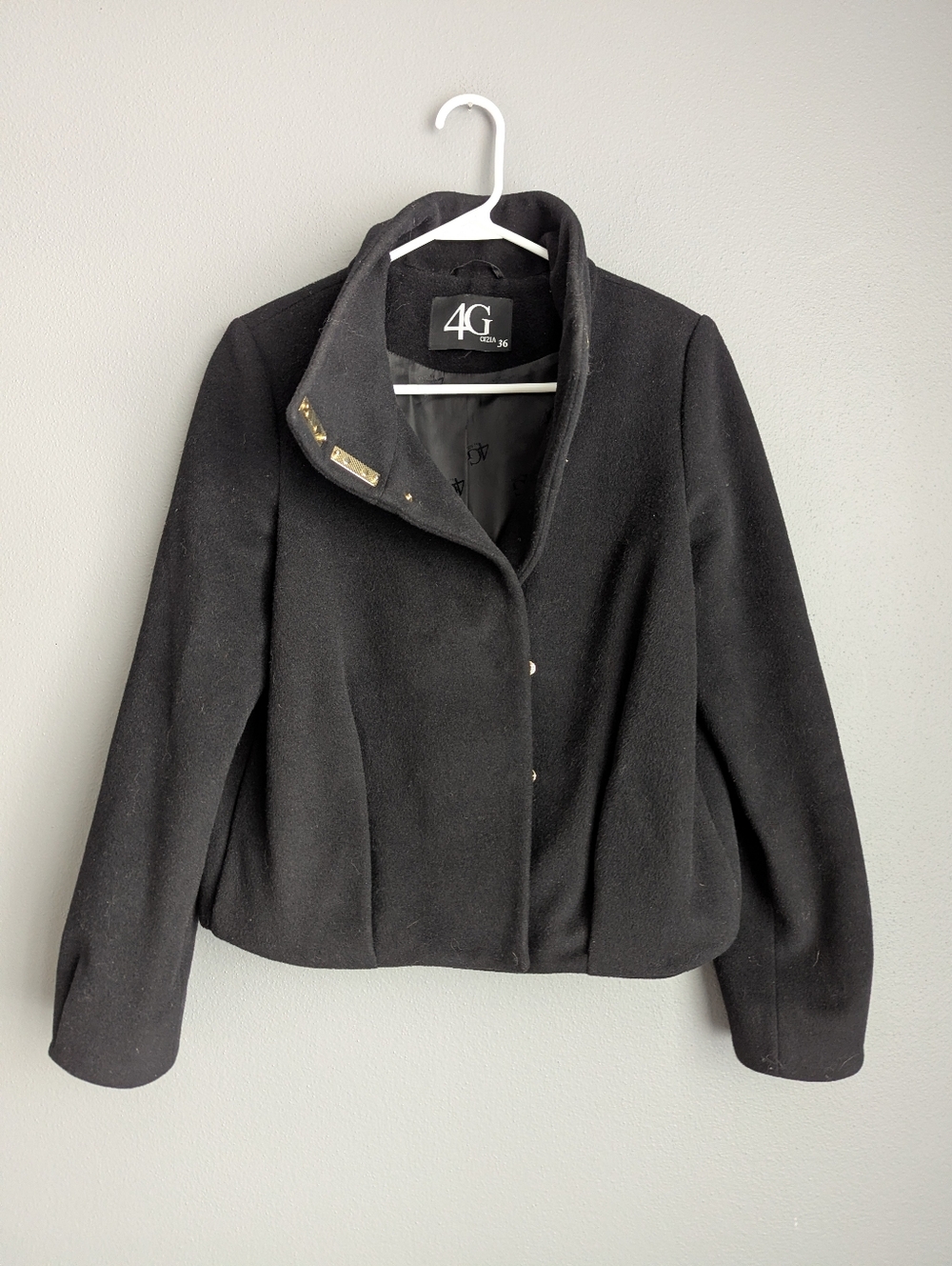 4G gizia 36. No material tag 18x28 x21 Black Wool Women's Jacket. - 85